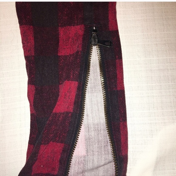 Rag and Bone red buffalo jeans - Picture 6 of 7